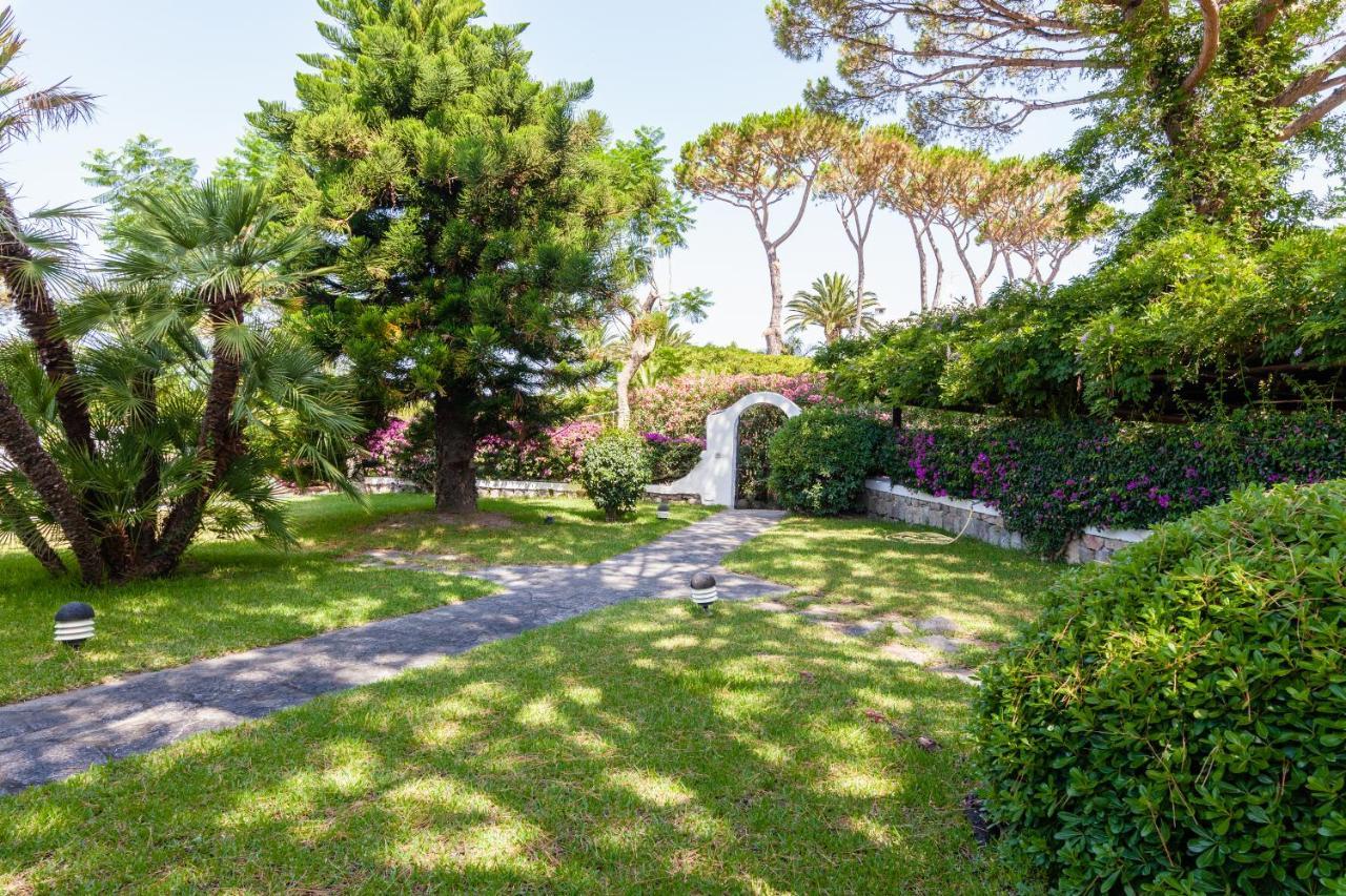 Villetta Con Giardino Esclusivo Di 1000 Mq, Piscina, Tennis, Calcio, Bocce Forio di Ischia Eksteriør bilde