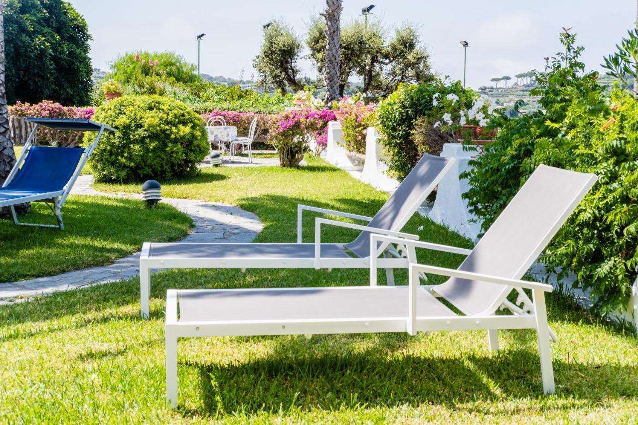 Villetta Con Giardino Esclusivo Di 1000 Mq, Piscina, Tennis, Calcio, Bocce Forio di Ischia Eksteriør bilde