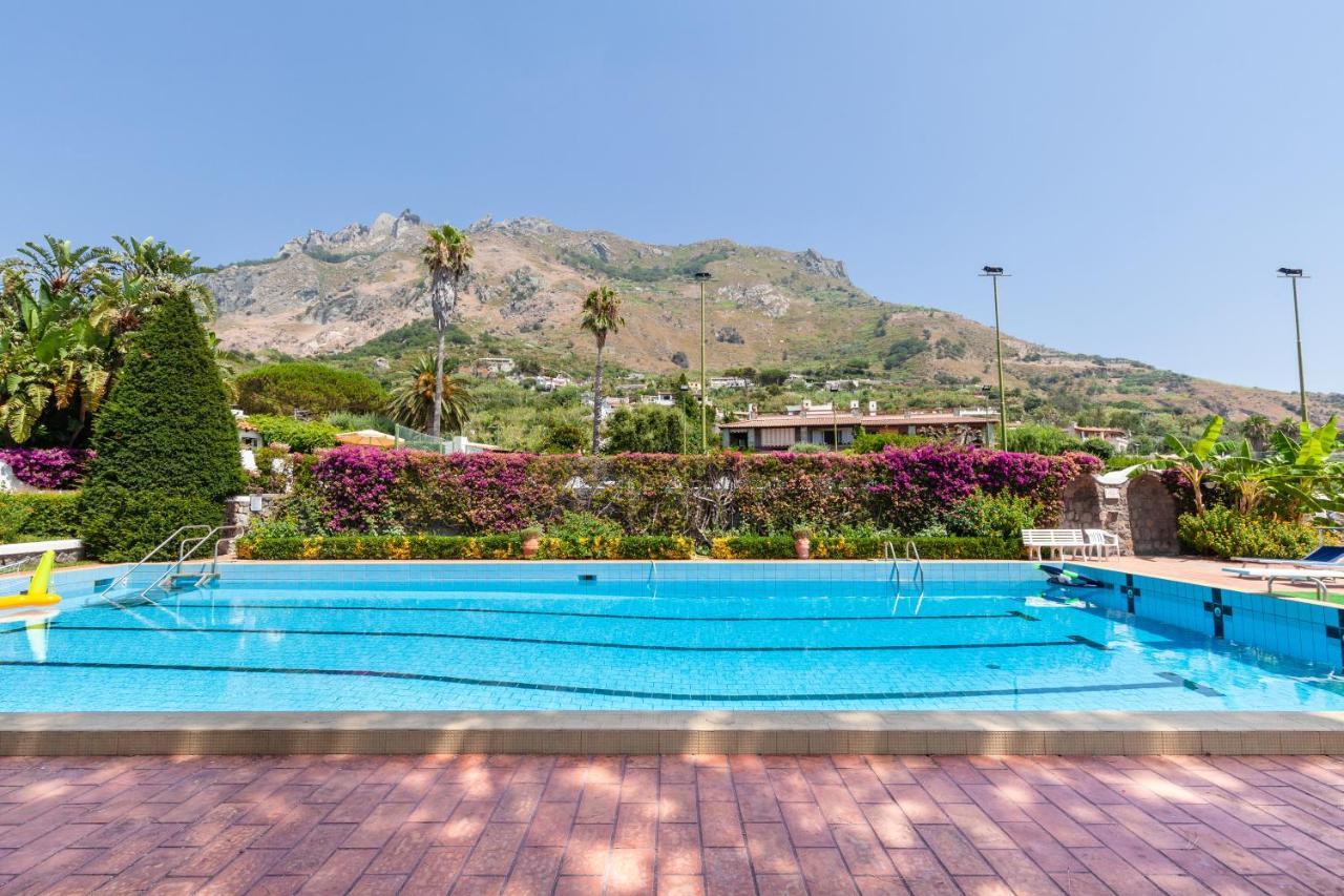 Villetta Con Giardino Esclusivo Di 1000 Mq, Piscina, Tennis, Calcio, Bocce Forio di Ischia Eksteriør bilde