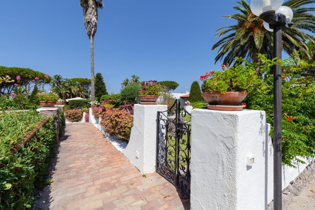 Villetta Con Giardino Esclusivo Di 1000 Mq, Piscina, Tennis, Calcio, Bocce Forio di Ischia Eksteriør bilde