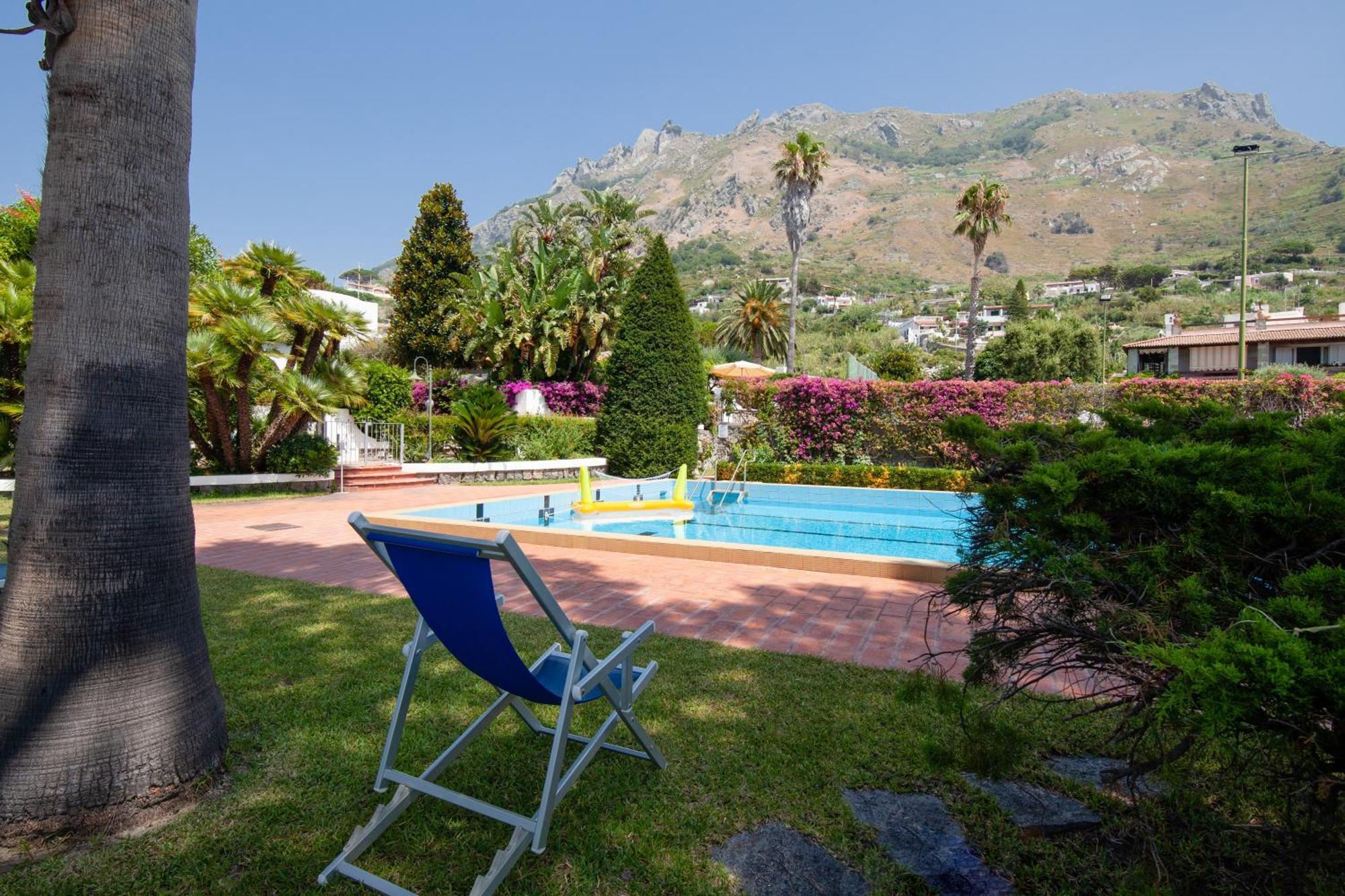 Villetta Con Giardino Esclusivo Di 1000 Mq, Piscina, Tennis, Calcio, Bocce Forio di Ischia Eksteriør bilde