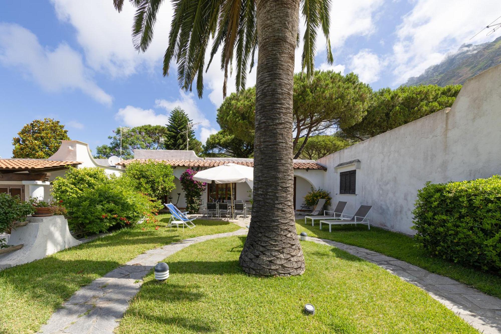 Villetta Con Giardino Esclusivo Di 1000 Mq, Piscina, Tennis, Calcio, Bocce Forio di Ischia Eksteriør bilde