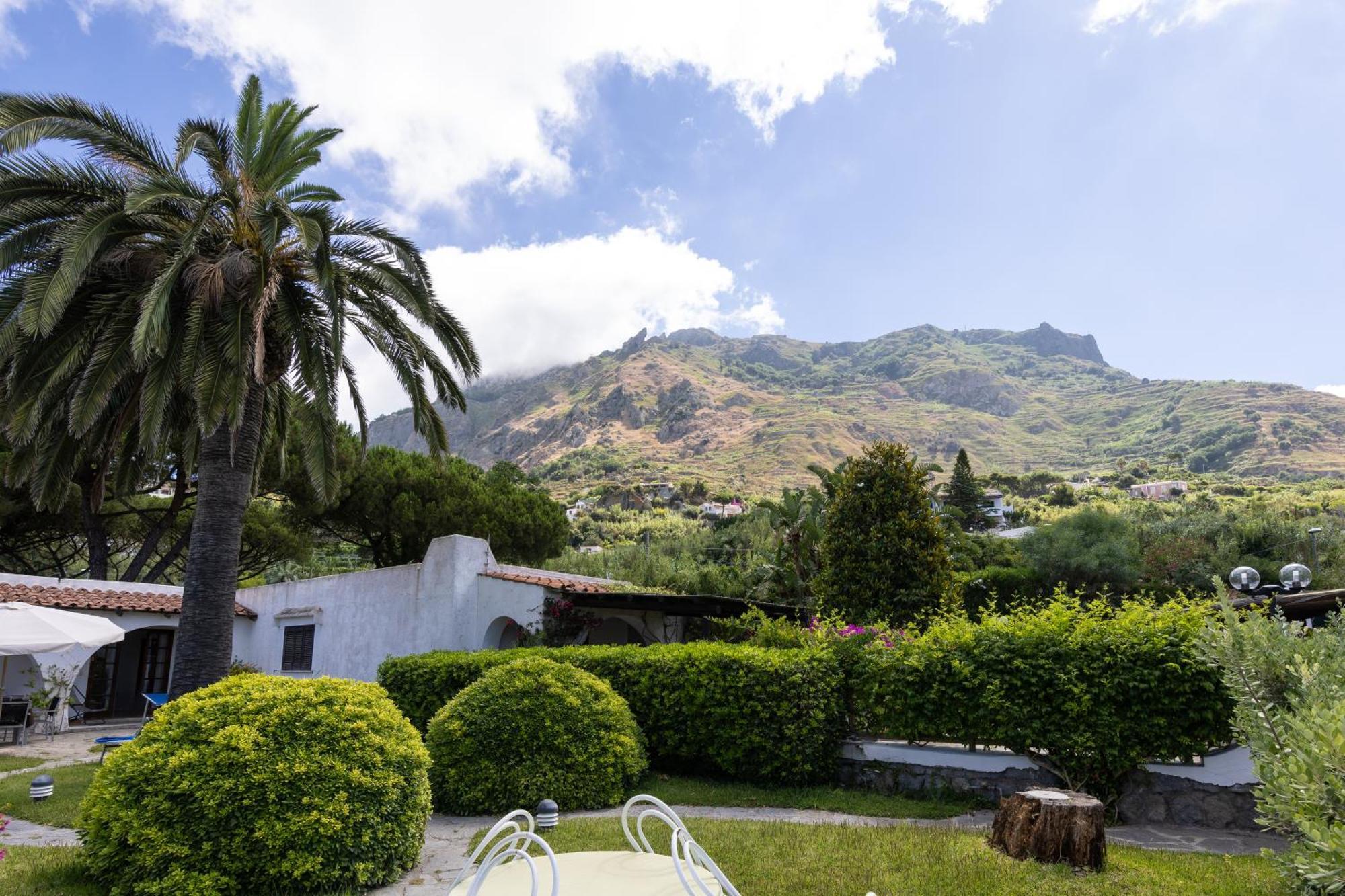 Villetta Con Giardino Esclusivo Di 1000 Mq, Piscina, Tennis, Calcio, Bocce Forio di Ischia Eksteriør bilde